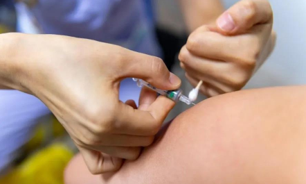 新冠疫苗打哪个更好？选单针还是双针？专家回应！ 