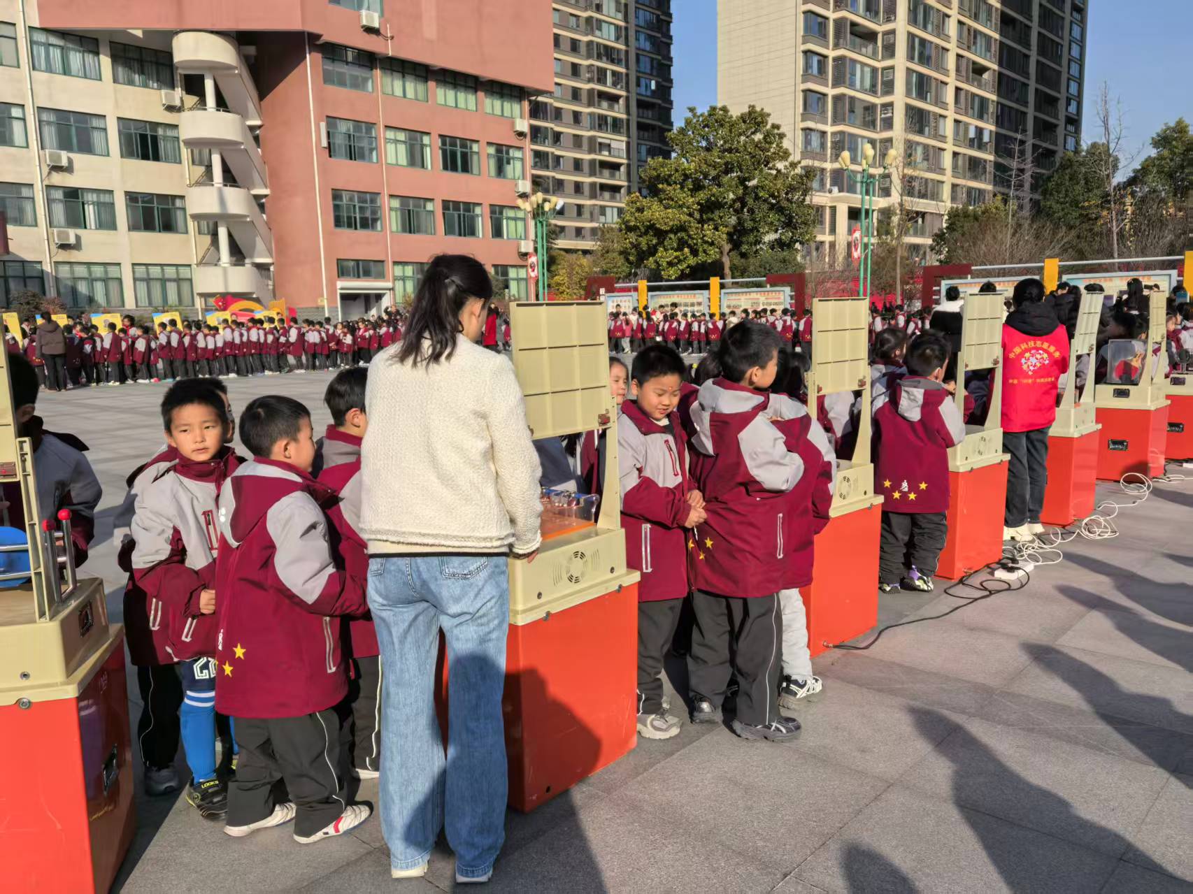 科学普及提素质 反邪宣传强意识 ——科普大篷车暨反邪教警示教育科普宣传活动 走进魏都区实验学校