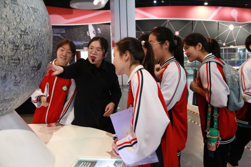 馆校共育向“深”行，双向赋能启新程 ——许昌市科技馆与文峰路中学探索“深度合作校”双向赋能新路径 