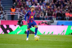 卡拉格：阿劳霍身体素质很好但太容易走神犯错，反正我没觉得激动